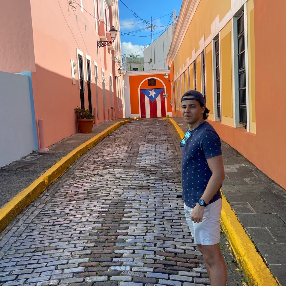 Meet your Posher, Manuel